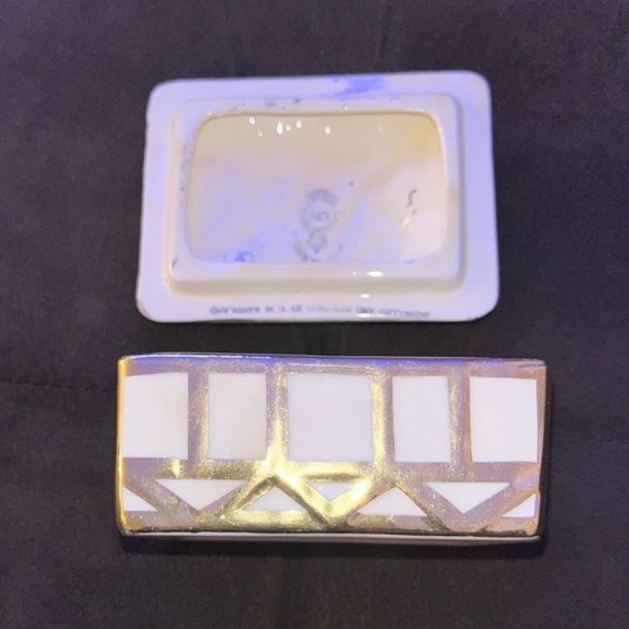 Mrs Gamp Sandland Porcelain Trinket Jewlery Box - Picture 9 of 12